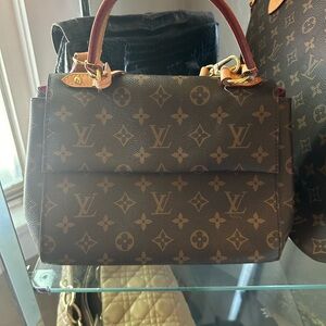 Authentic Louie Vuitton Cluny bb Handbag